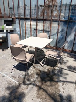 Steelcase cafe/ bistro laminate square table & chairs