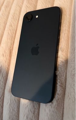 Unlocked Apple 🍎 iPhone 16e (Black) 128GB - Good Condition