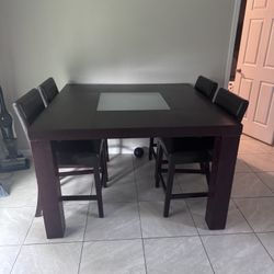 Dining Table & Chairs