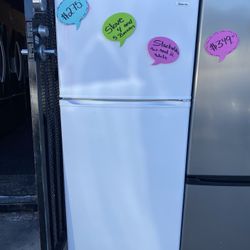 🥰 BEAUTIFUL 😻 REFRIGERATOR TOP AND BOTTOM WHITE MAGIC CHEF