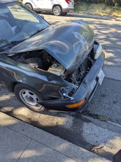 Crashed 96 Corolla Manual... Engines good!