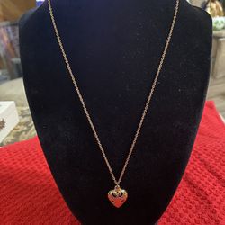 Pretty Gold Tone Heart Shaped Pendant Necklace 