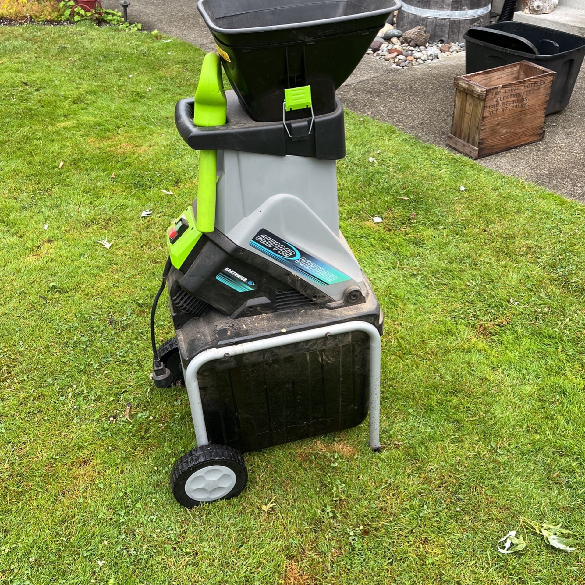 Earthwise Chipper Shredder for Sale in Sumner, WA OfferUp