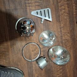 HARLEY DAVIDSON PARTS.  5.5" BULB AND DOME, 7" BULB,  SPEED-O AND A FOOT PAD