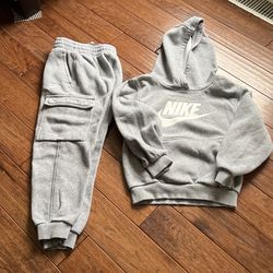 Nike Sport Wear Kids Size Small 