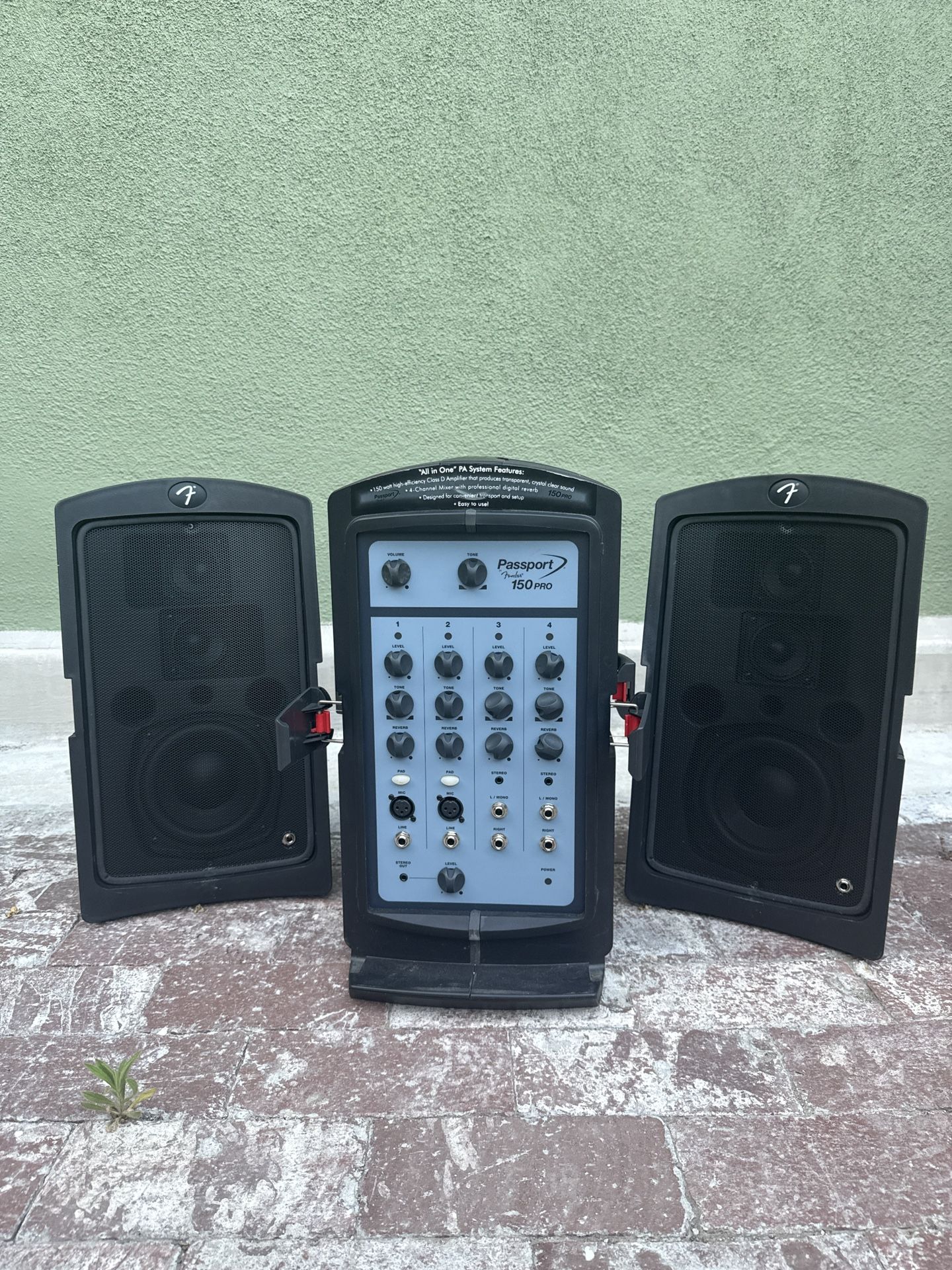 Fender Passport 150 Pro With Speaker Stands