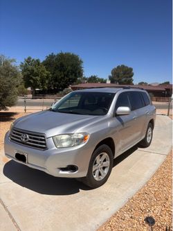 2010 Toyota Highlander for sale!
