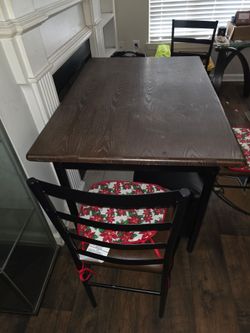 Dining Table w/ Chairs