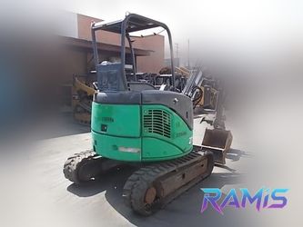 2011 Deere 27D Mini Excavator - Orange