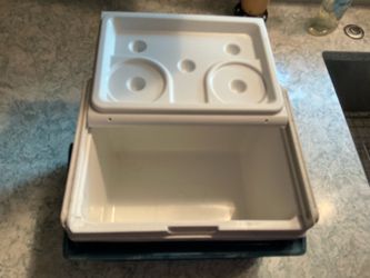 Vintage Coleman FlipLid Model 5205 Personal Mini Cooler