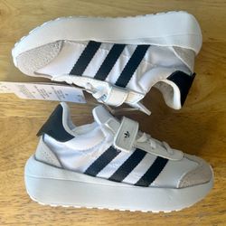 Adidas Kids White and Black Sneakers. Kids size 10C