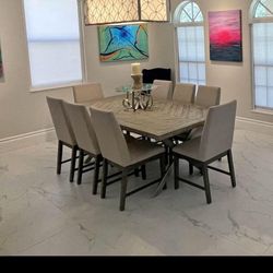 Dining table with 8 chairs and Buffett