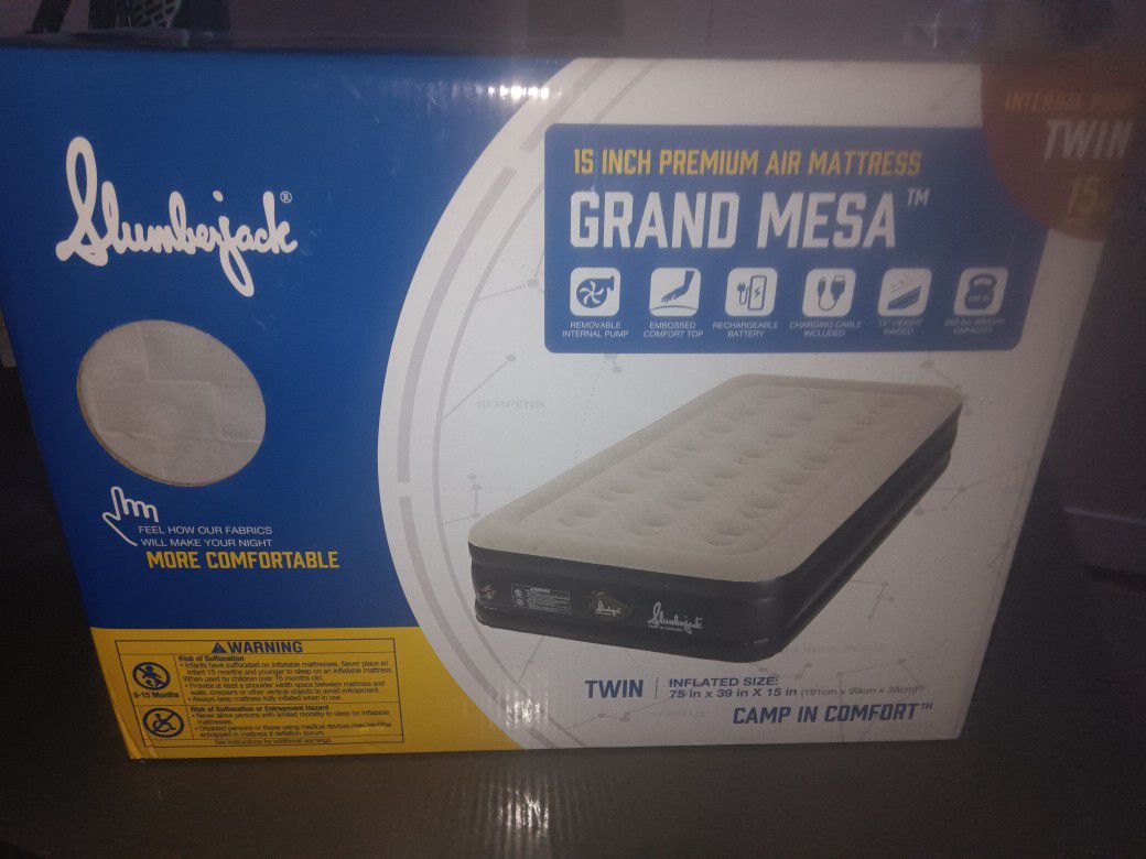 
Slumberjack Grand Mesa 15" Air Mattress with Built-in Removeable Pump,  Twin Bed