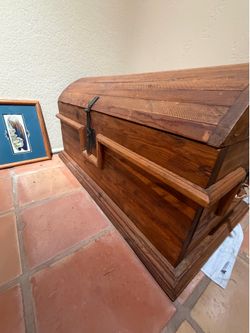 Rustic Wooden Dome Top Trunk