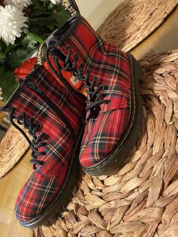 Girls Dr Martens Boots 