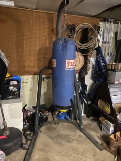 Boxing stand only