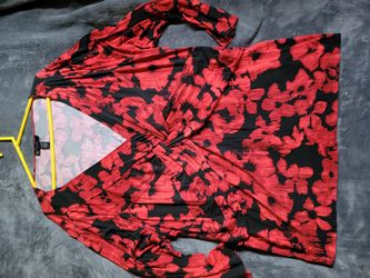 Women's 3/4 Sleeve V-neck Top by Cable. & Gauge