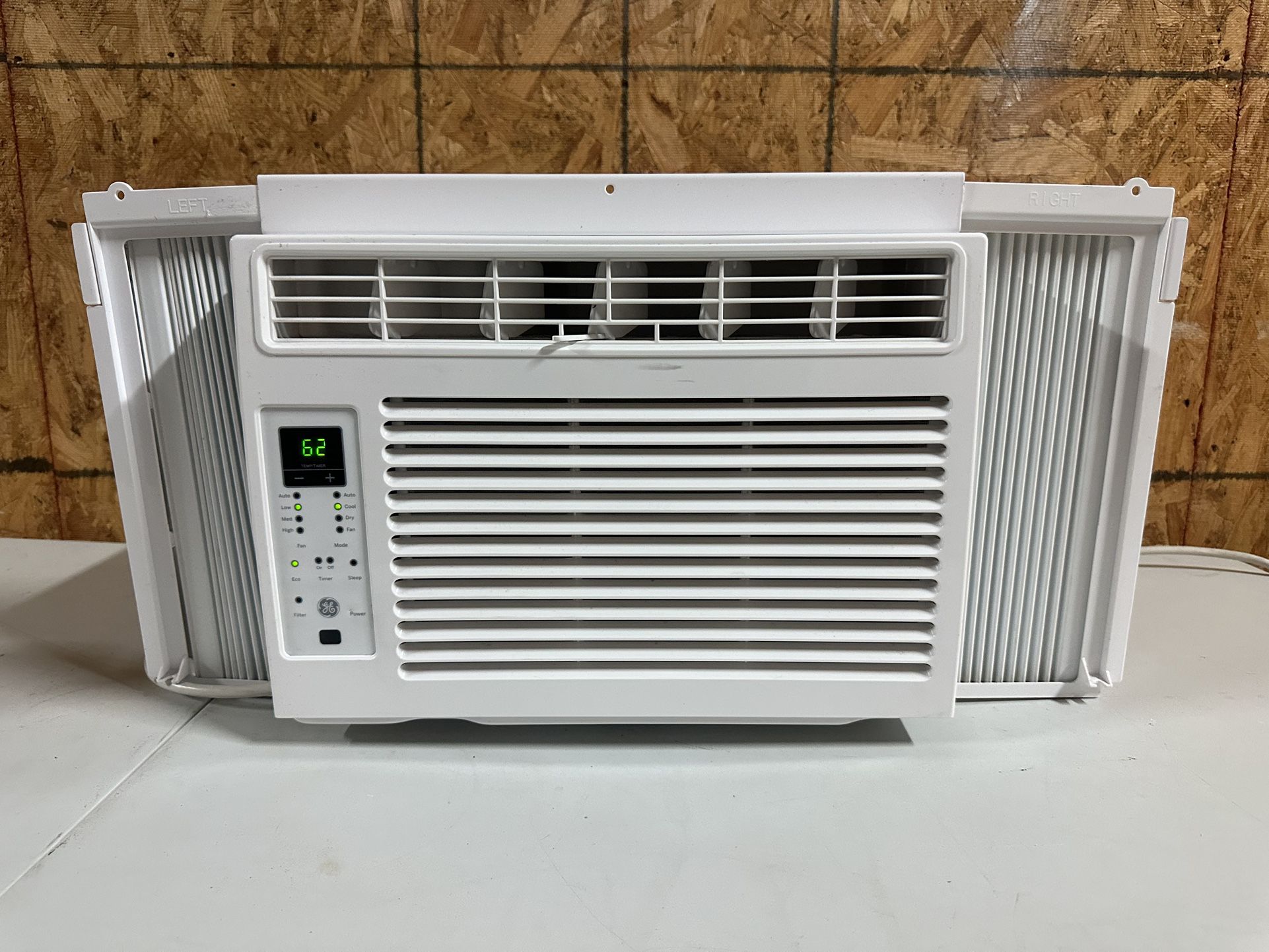  6000 BTU GE Room Window Air Conditioner W/Side Skirts - Delivery Available! 