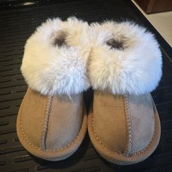 Toddler Slippers Size 7 Never Worn