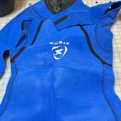 XL  WET SUIT 