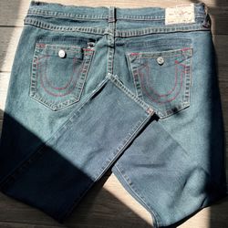 TRUE RELIGION JEANS  SIZE 42