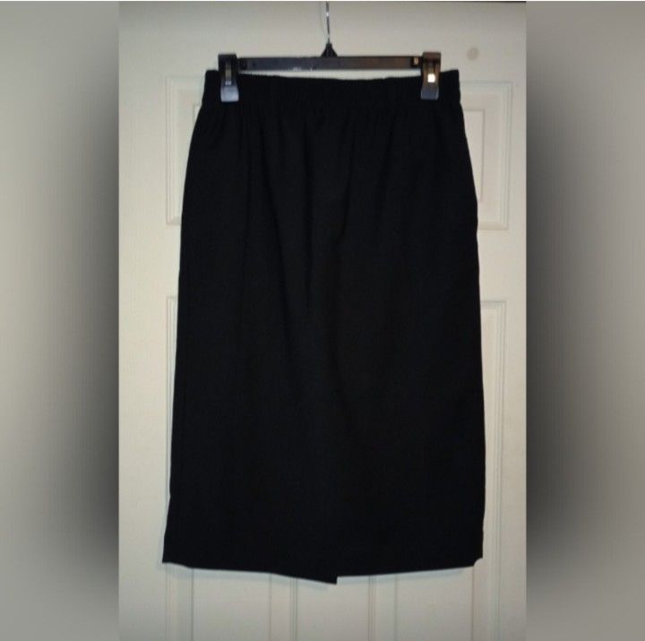 NWT Fendi Black A line Midi Skirt With Side Pockets Size 42 (6) USA