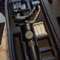 Zhiyun-Tech Crane-2 3-Axis Camera Stabilizer with Case
Good condition.batteries don't hold charger anymore, missing the record rubber button 
Works gr