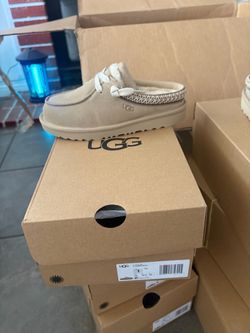 New Little kid UGG