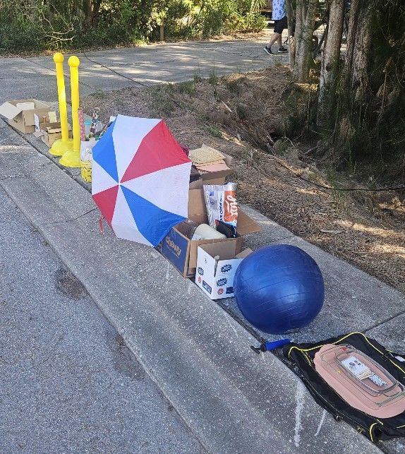 Free Curbside 2120 Bow Lane Safety Harbor 