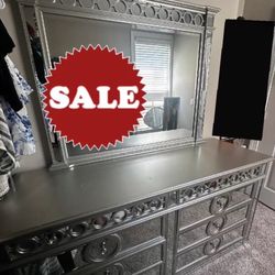 Bed/Dresser Set