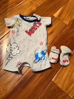 Baby boy Levi’s romper with matching socks. Size 3 months
