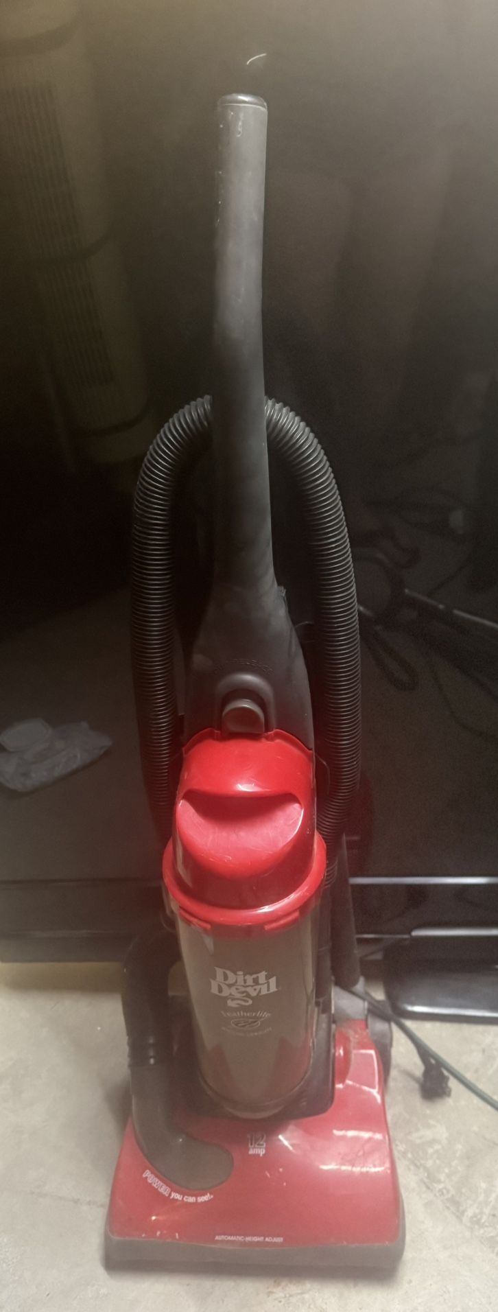 Dirt Devil Featherlite Bagless Upright 12amp