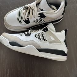 Jordan Air Jordan 4 Retro (kids Size 3)