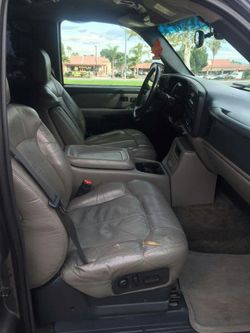 Chevy suburban 2002