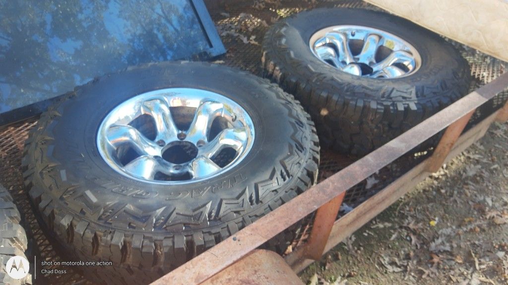 Tires and Wheels Set M/T