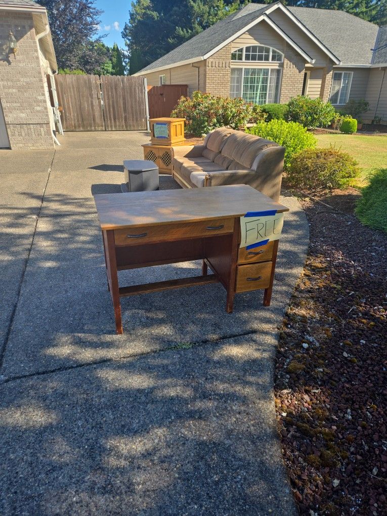 FREE FURNITURE