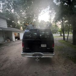 2005 Ford E-150 90 k miles 