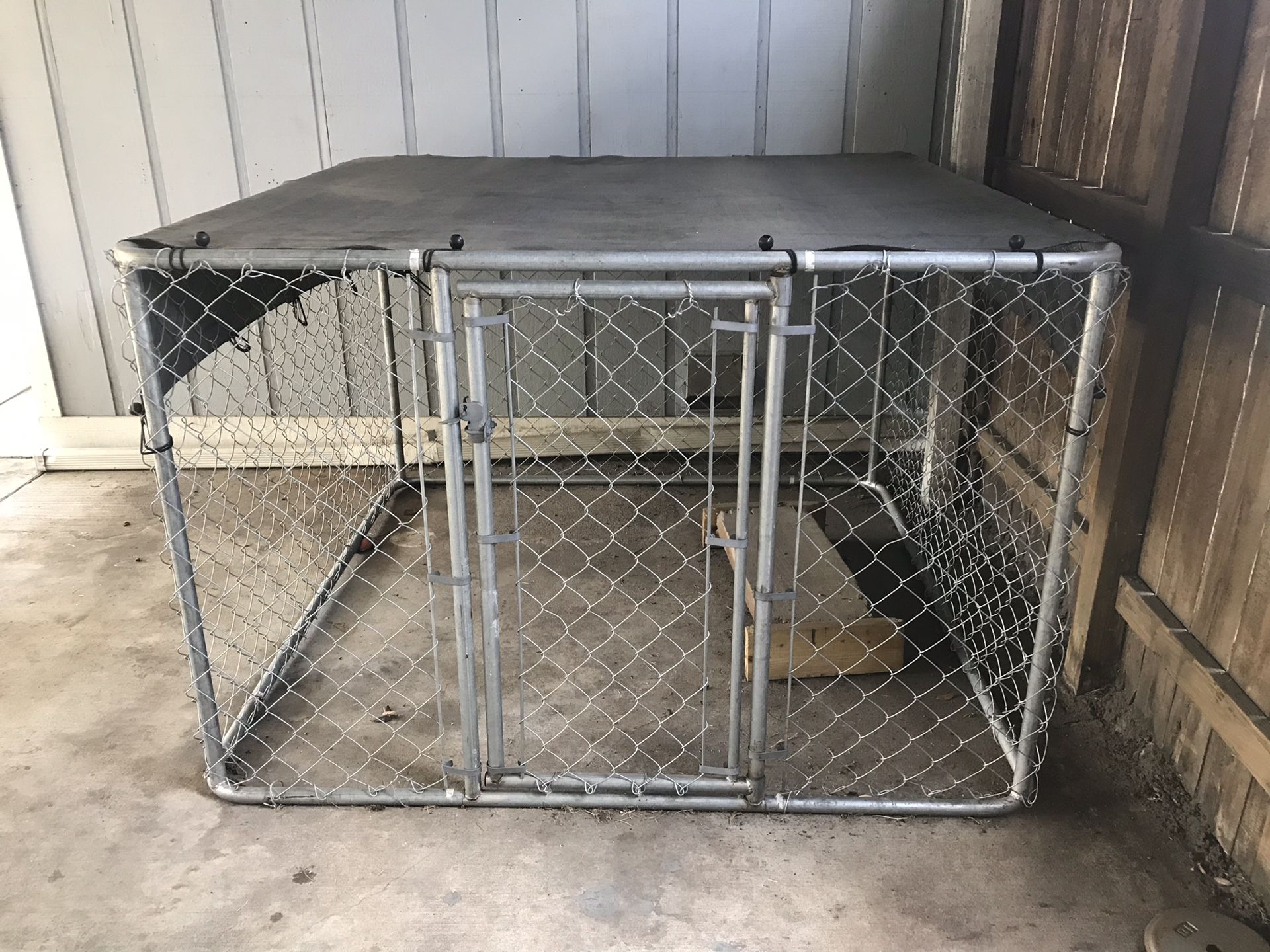 MidWest Chain Link Portable Kennel with Sunscreen pet fence for Sale in