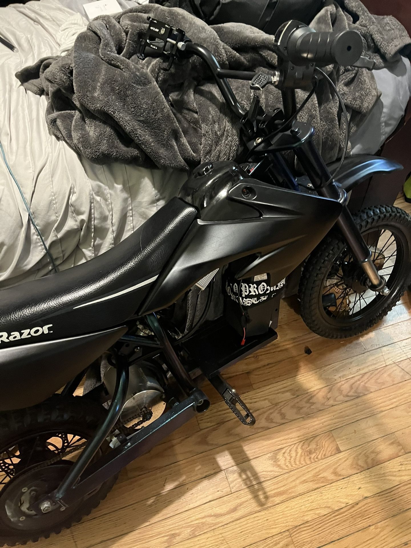 60v razor mx650 NEED GONE NOW(trades or firm on price)