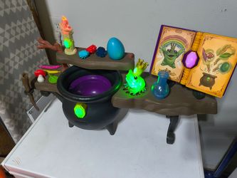 Little Tikes Magic Workshop Roleplay Tabletop Play Set for Kids, Boys, Girls, 3+