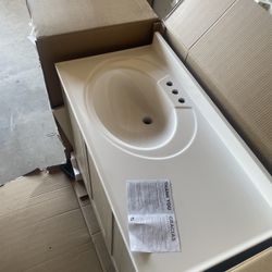 Glacier Bay Oakley 37 in. Single Sink Beige Oak Freestanding Bath Vanity with White Cultured Marble Top (Assembled)
