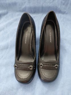 Woman's black dress shoes