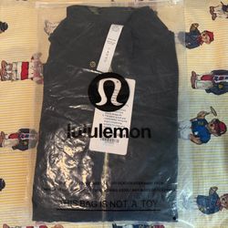 Lululemon BBL Jacket Size 8 Black & Gold