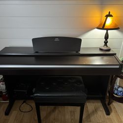 Yamaha Arius YPD-141 digital piano.