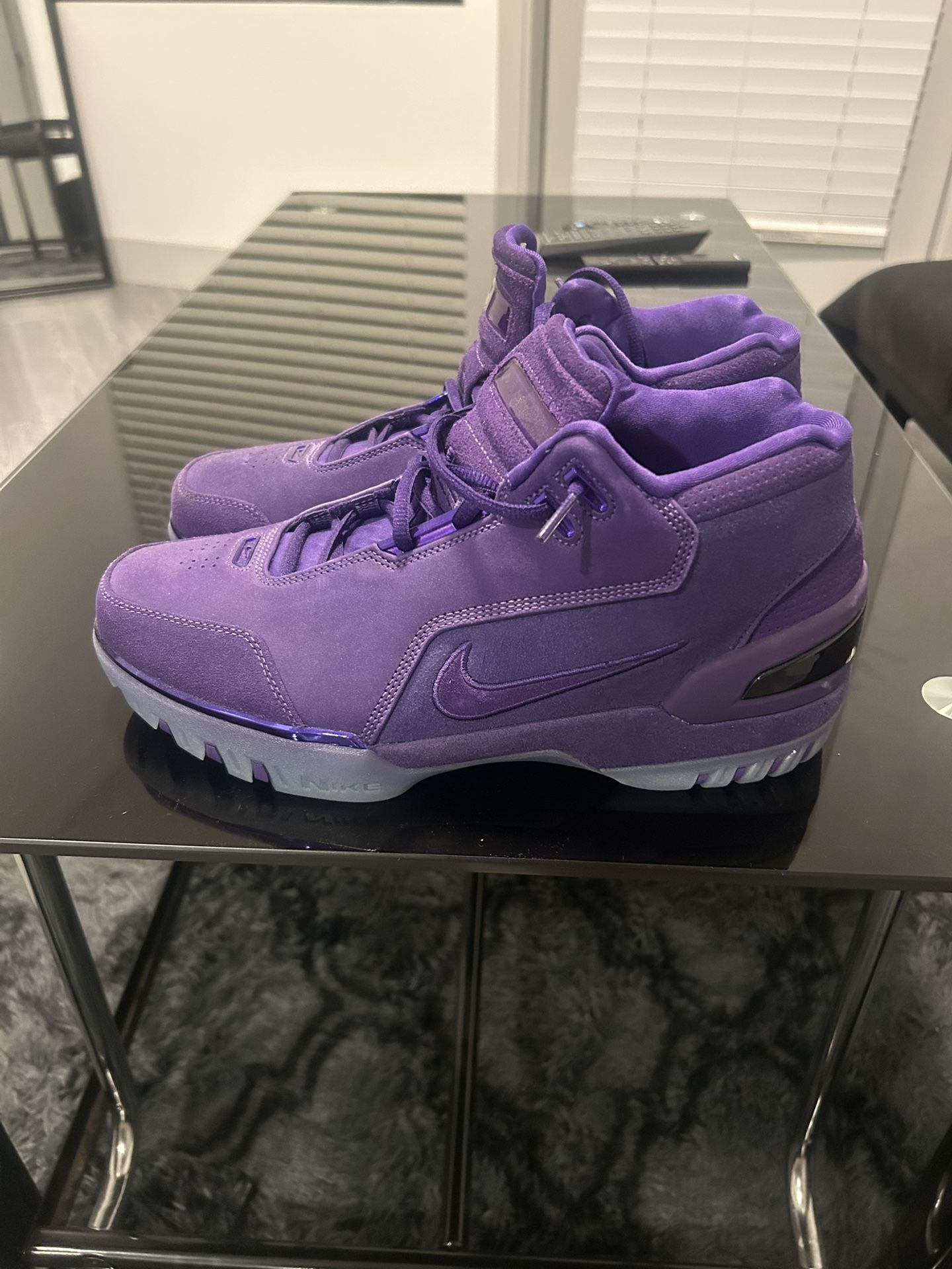 New Nike Mens LeBron 1 Air Zoom Generation Retro Lakers Purple Suede Shoes