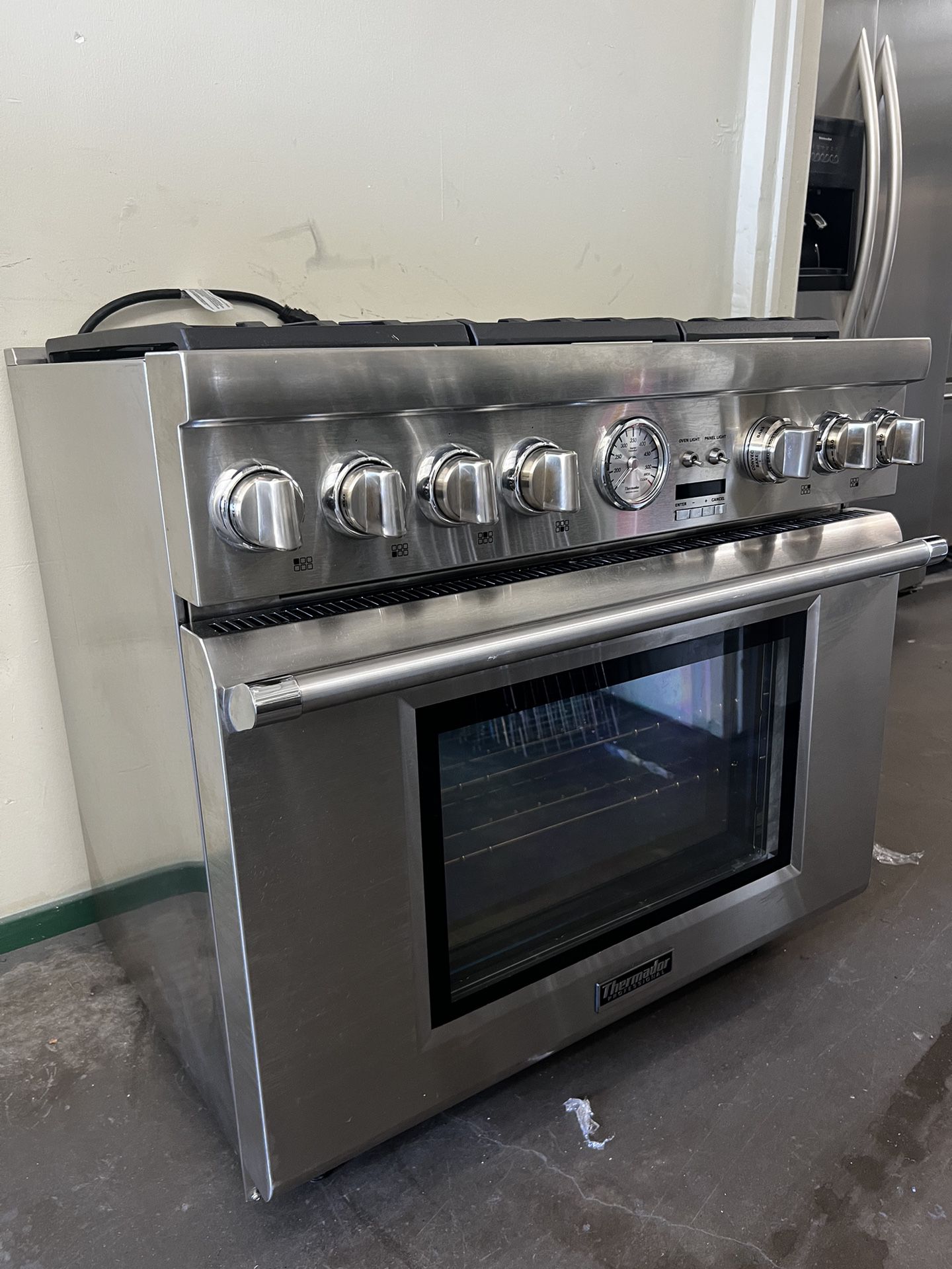 Thermador 36” Stainless Steel Gas Range Stove 