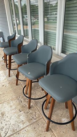 Bar stool