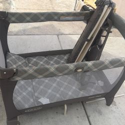 Graco Pack. & play Used Good Condition 