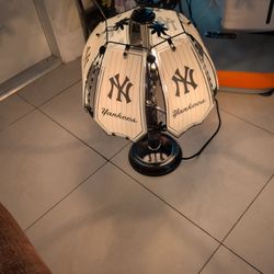 VTG New York Yankees Logo Three Way Touch Lamp MLB 6 Pinstripe Panels