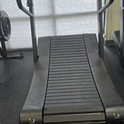 Curved Manual Treadmill – Commercial Grade